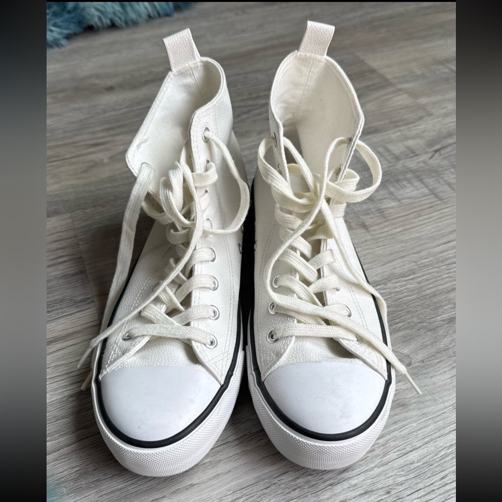Classic White High-Top Sneakers Men’s Size 9